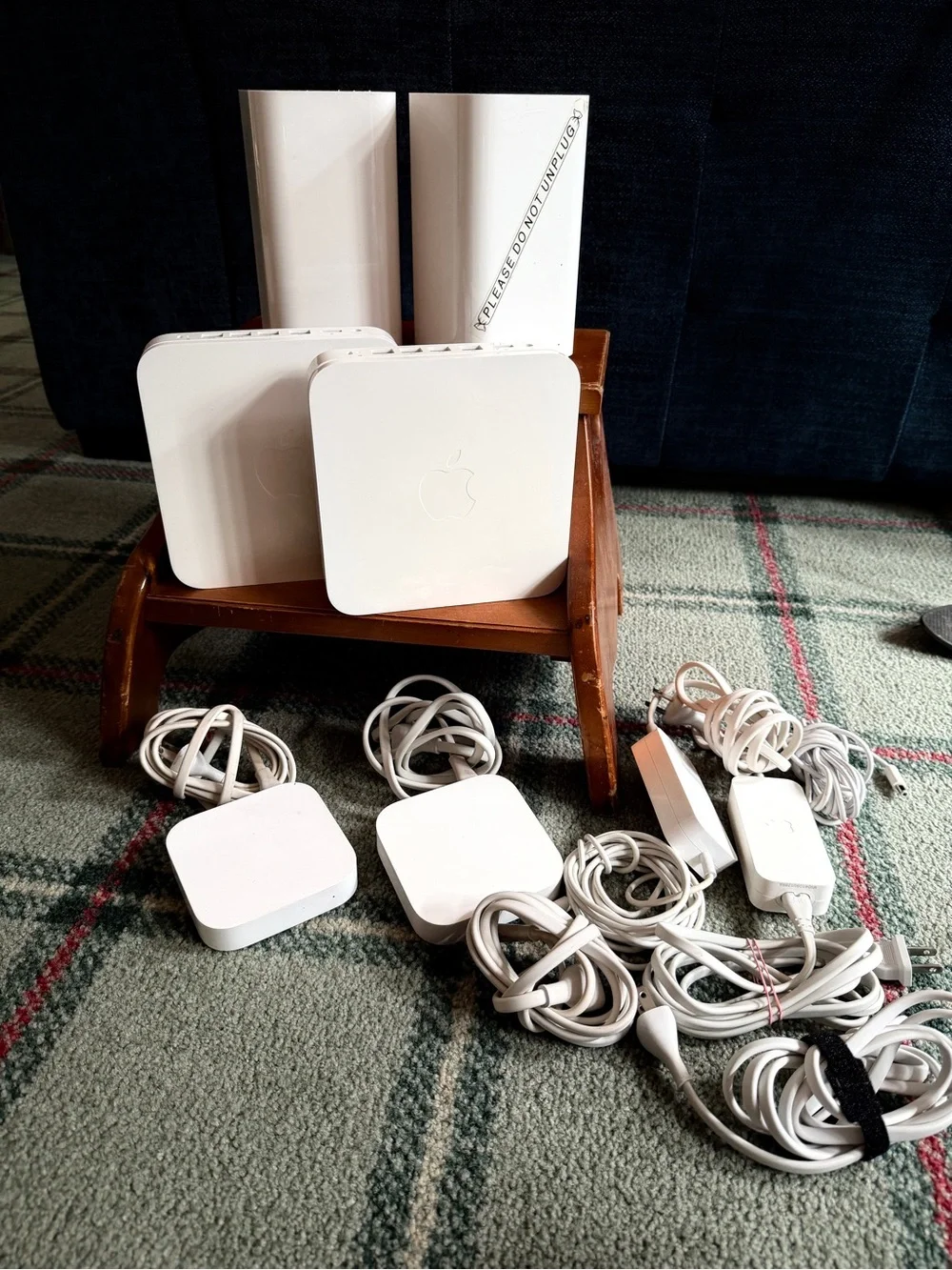 Apple AirPort Extremes and Express base stations - set of 6